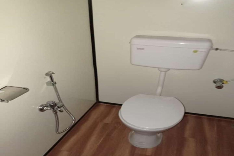 toilet-cabin4